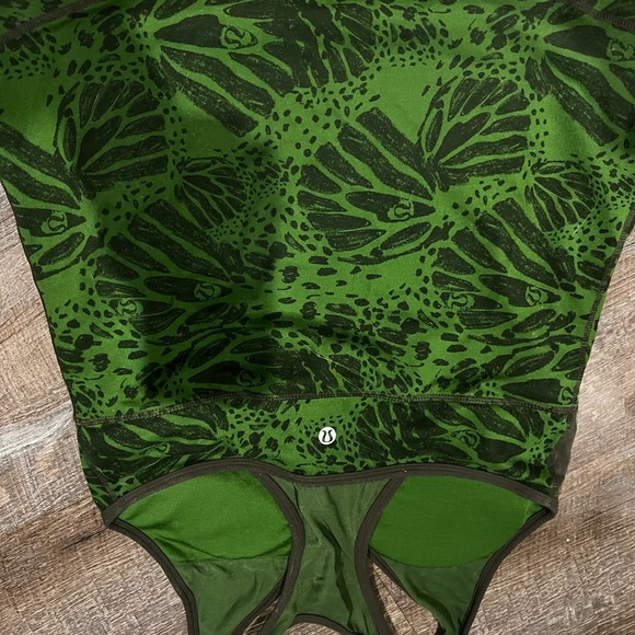 Lululemon green built in bra tank - Picture 2 of 3